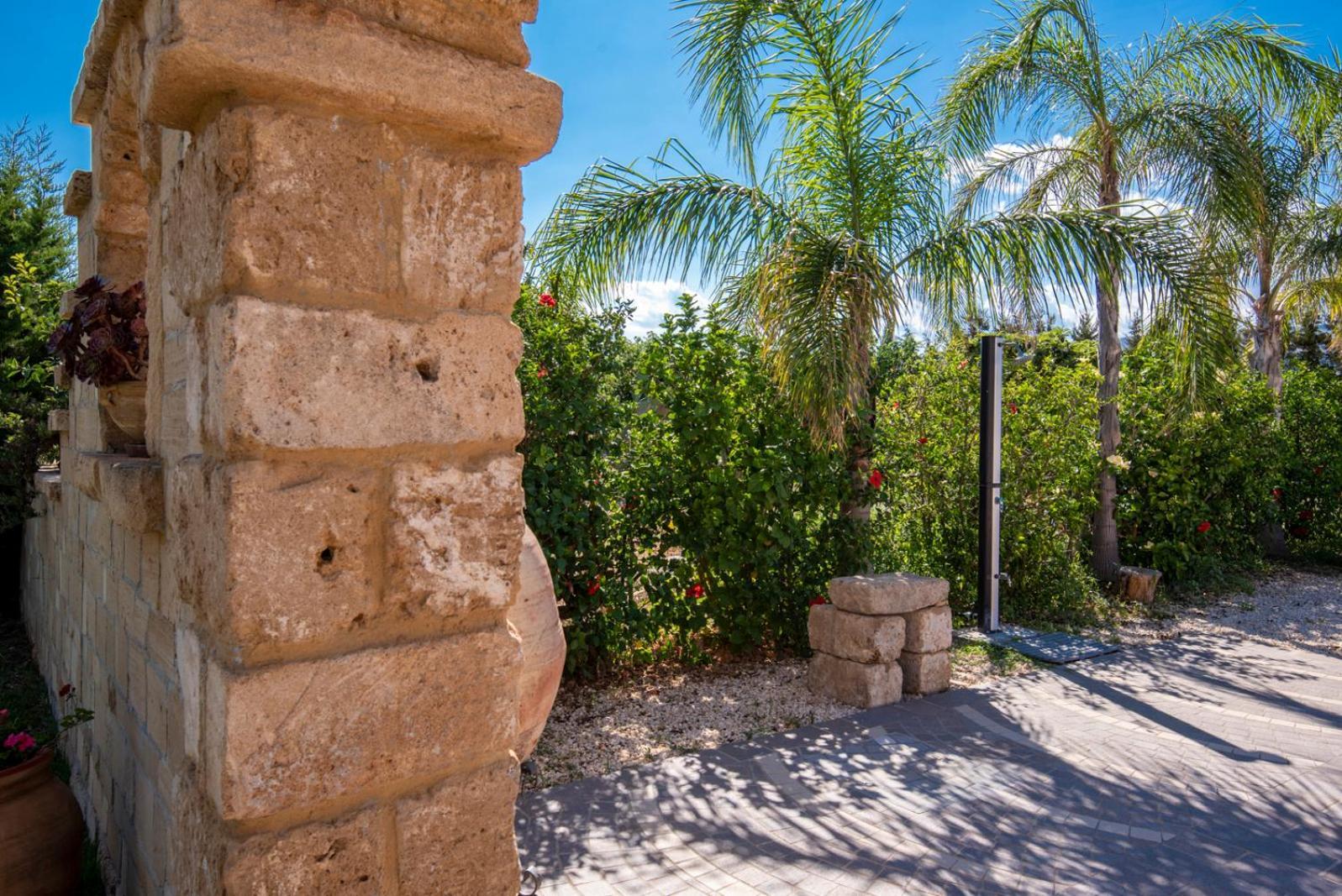 Villa Del Papiro Charme Apartments Авола Экстерьер фото
